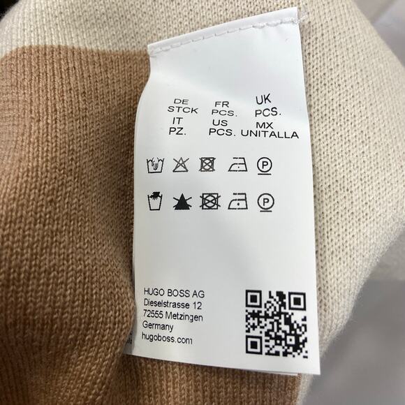 Boss Hugo Boss Reversible Poncho in Wool With Striped Border - Picture 8 of 12